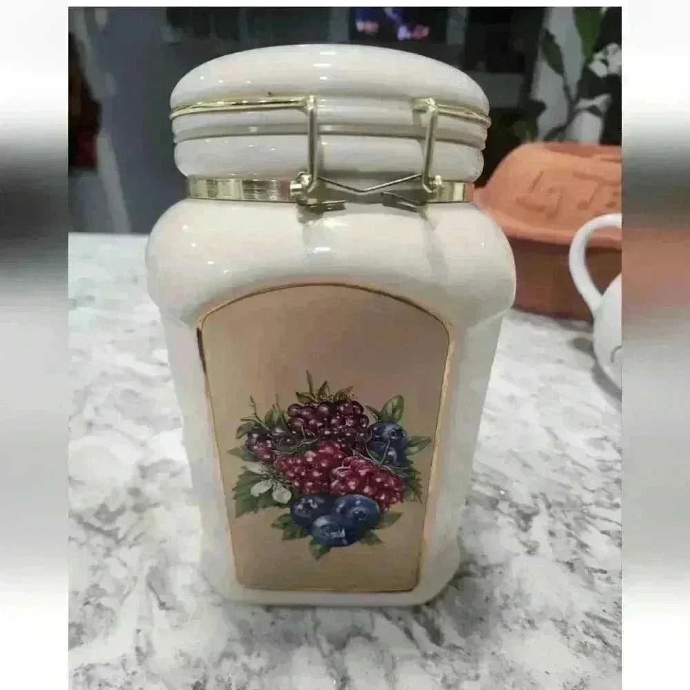Knott’s Berry Farm Vintage Ceramic Cookie Jar Food Storage Container Good Cond.